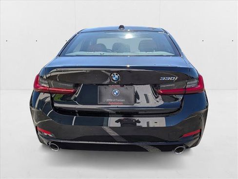 Used 2025 BMW 330i Sedan w/ Premium Package image 7