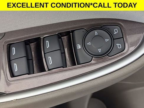 Used 2024 Chevrolet Malibu LS FWD image 12