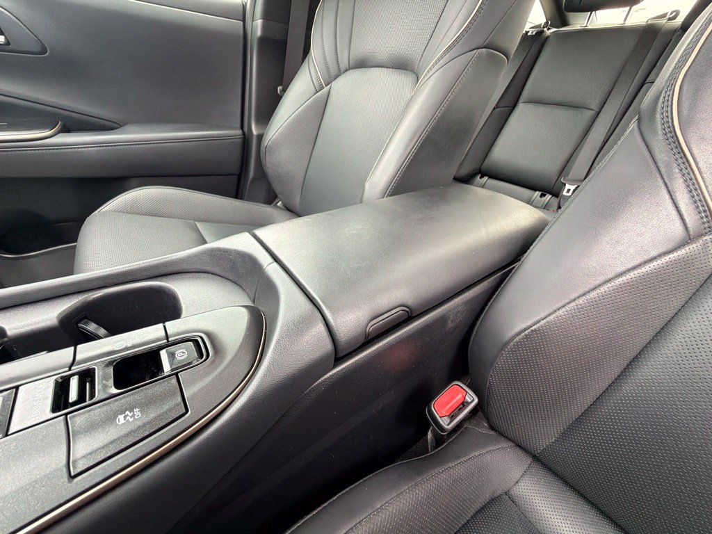 Used 2023 Toyota Crown Platinum AWD/4WD image 21