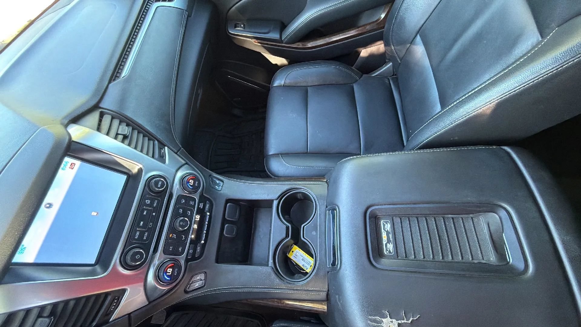 Used 2015 Chevrolet Suburban LT RWD image 20