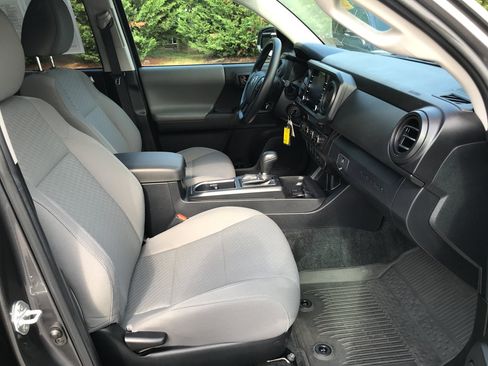 Certified 2023 Toyota Tacoma SR AWD/4WD image 26