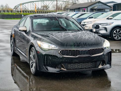 Used 2021 Kia Stinger GT2 image 2