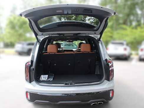 Certified 2024 Kia Telluride SX Prestige X-Line AWD/4WD image 8