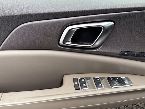 New 2026 Kia Carnival EX image 9