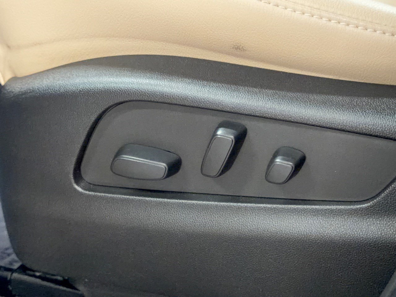 Used 2024 Cadillac XT4 Luxury FWD image 16