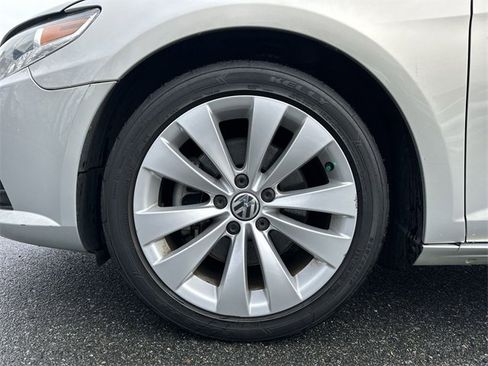 Used 2010 Volkswagen CC Sport image 11