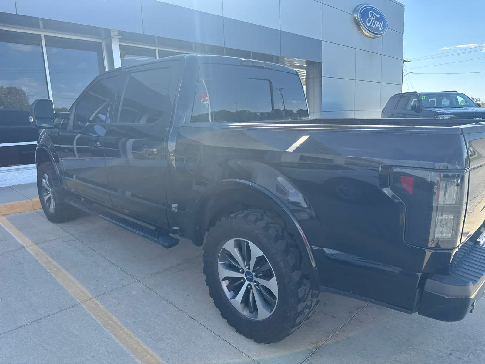 Used 2016 Ford F150 XLT w/ Equipment Group 302A Luxury AWD/4WD image 7