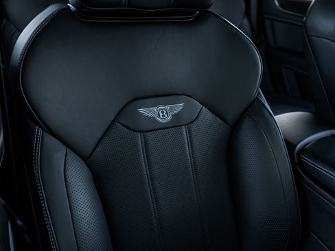 Certified 2022 Bentley Bentayga V8 image 45