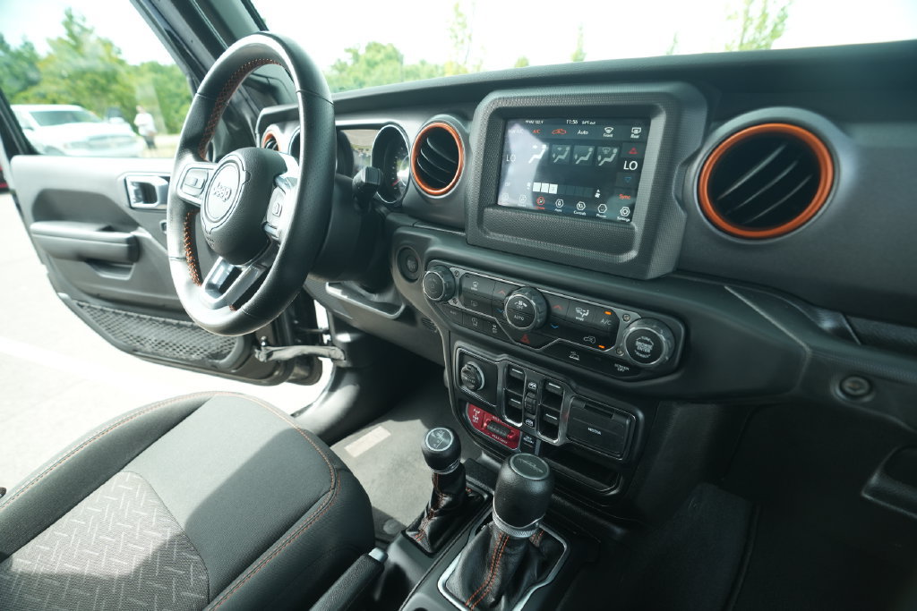 Used 2021 Jeep Gladiator Mojave w/ Trailer Tow Package AWD/4WD image 34