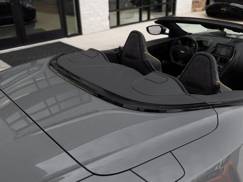 Used 2022 Aston Martin DBS Superleggera Volante image 55
