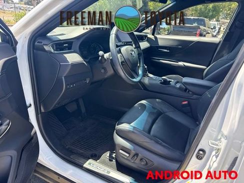 Used 2024 Toyota Venza XLE AWD/4WD image 7