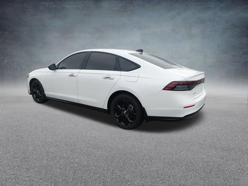 Used 2025 Honda Accord SE image 5