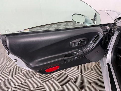 Used 2002 Chevrolet Corvette Convertible w/ Preferred Equipment Group2 RWD image 13