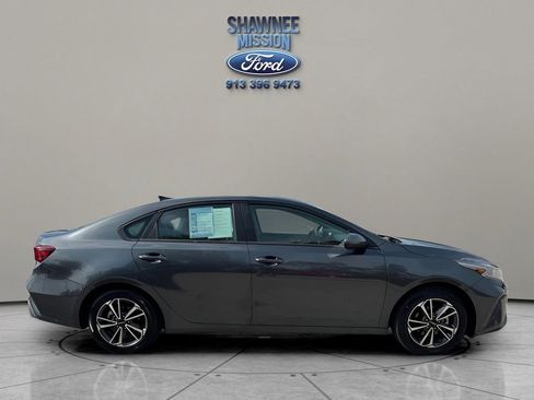 Used 2023 Kia Forte LXS image 4