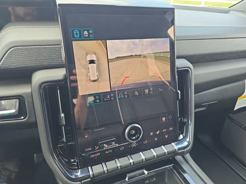 New 2026 GMC Yukon AT4 Ultimate AWD/4WD image 24