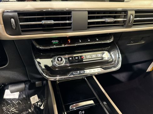 New 2026 Lincoln Corsair Premiere FWD image 21