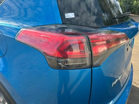 Used 2016 Toyota RAV4 Limited w/ Advanced Technology Package AWD/4WD image 11