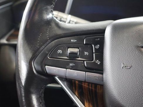 Used 2021 Cadillac Escalade ESV Premium Luxury AWD/4WD image 17