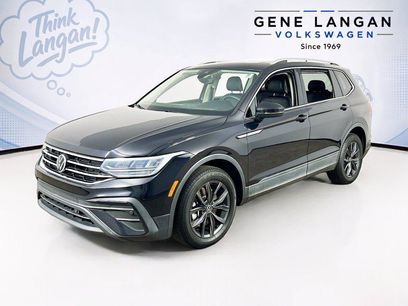 Used 2022 Volkswagen Tiguan SE w/ Panoramic Sunroof Package