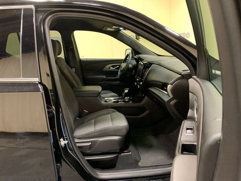 Used 2023 Chevrolet Traverse LT AWD/4WD image 12