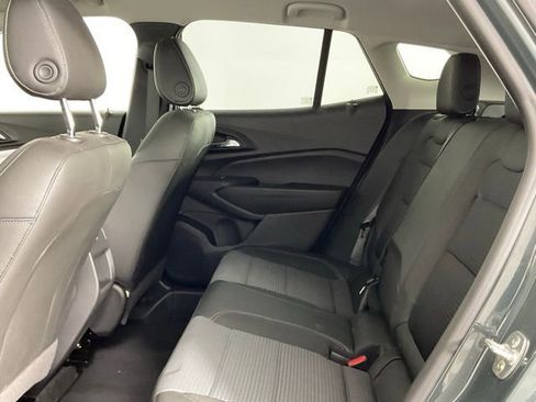 Used 2025 Chevrolet Trax LT w/ Driver Confidence Package image 12