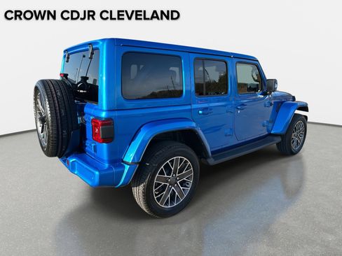 Used 2022 Jeep Wrangler Unlimited Sahara image 5