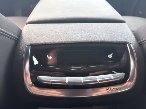 Certified 2025 Cadillac XT6 Premium Luxury image 20
