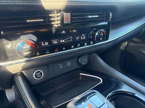 Certified 2023 Nissan Rogue Platinum w/ Platinum Premium Package image 39