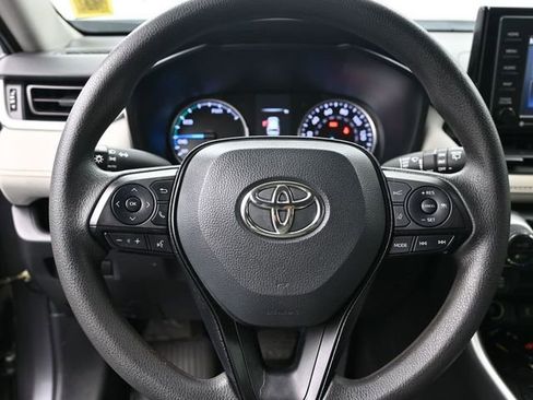 Used 2022 Toyota RAV4 XLE image 11
