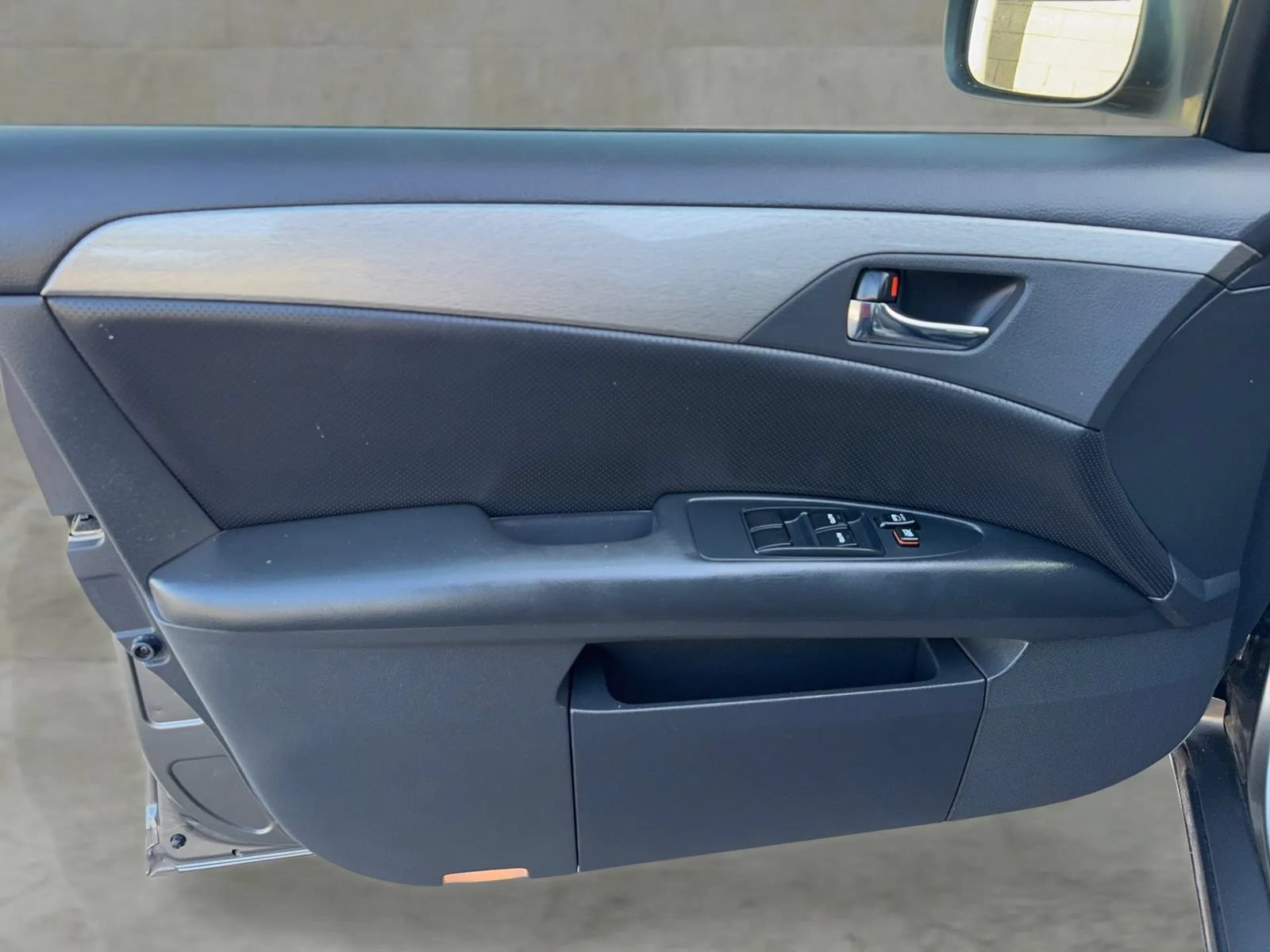 Used 2005 Toyota Avalon Touring FWD image 12
