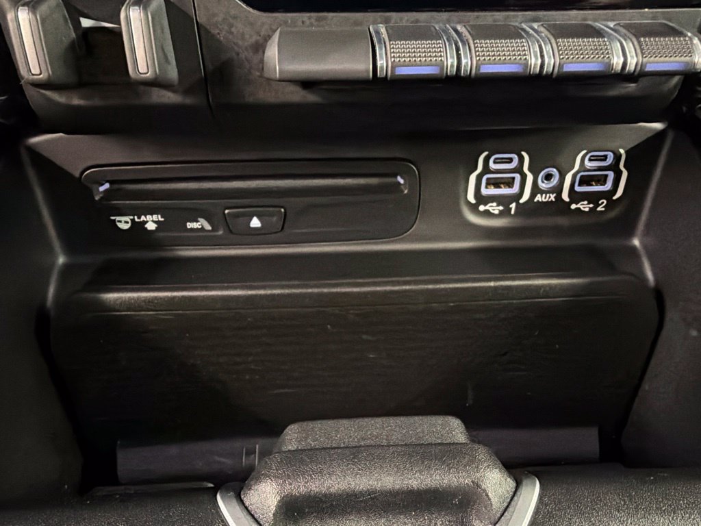 Used 2019 RAM 1500 Laramie w/ Sport Appearance Package AWD/4WD image 14