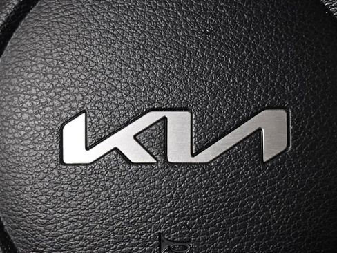 Used 2025 Kia Soul LX w/ LX Technology Package image 34