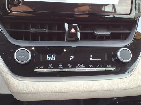 Used 2024 Toyota Corolla LE image 41