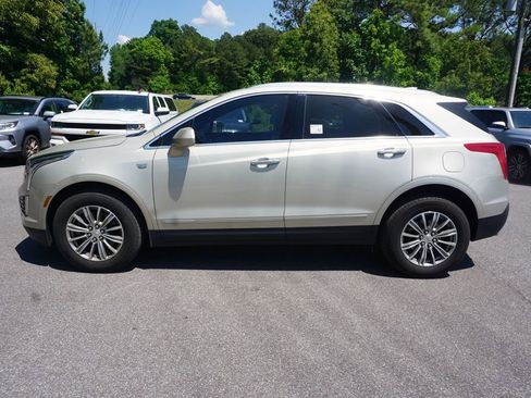 Used 2017 Cadillac XT5 Luxury w/ Driver Awareness Package FWD image 18