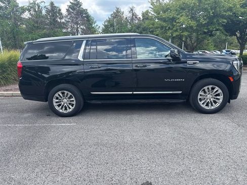 Used 2023 GMC Yukon XL SLT w/ SLT Luxury Package AWD/4WD image 2