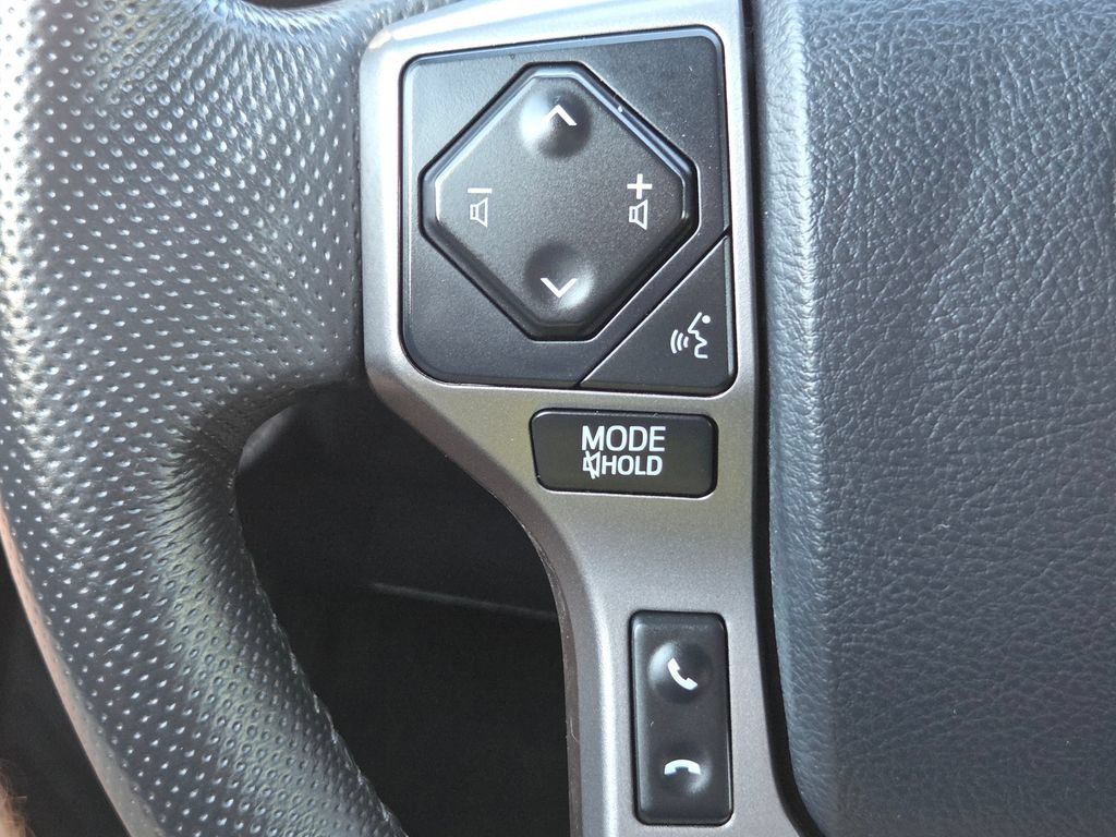 Used 2016 Toyota Tacoma Limited w/ Towing Package AWD/4WD image 15