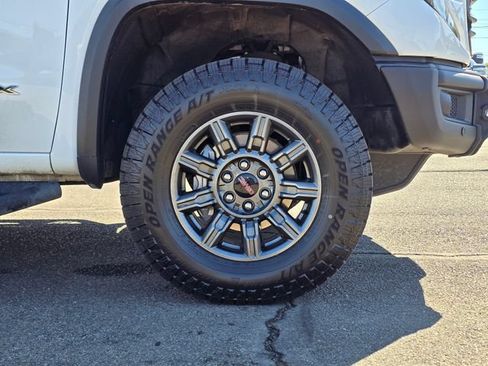 Used 2024 GMC Sierra 1500 AT4X AWD/4WD image 9