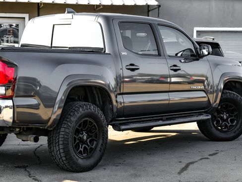 Used 2020 Toyota Tacoma SR5 image 16