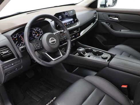 Used 2023 Nissan Rogue SL w/ SL Premium Package image 14
