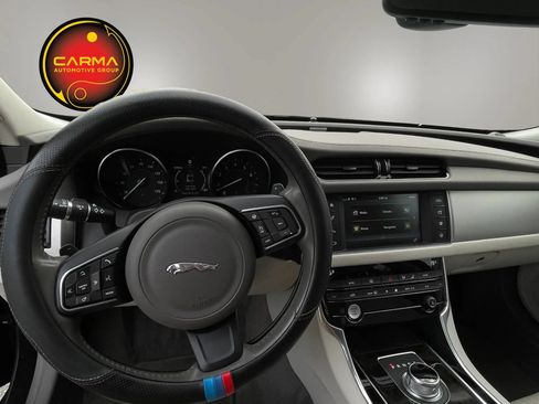 Used 2016 Jaguar XF Prestige RWD image 24