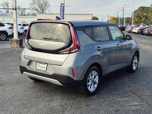 Used 2024 Kia Soul LX w/ Option Group 015 image 2