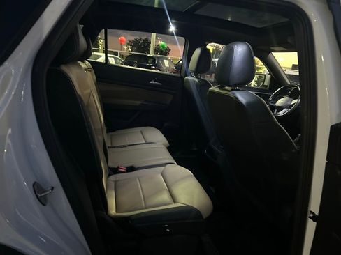 Used 2021 Volkswagen Atlas Cross Sport SE w/ Panoramic Sunroof Package image 37