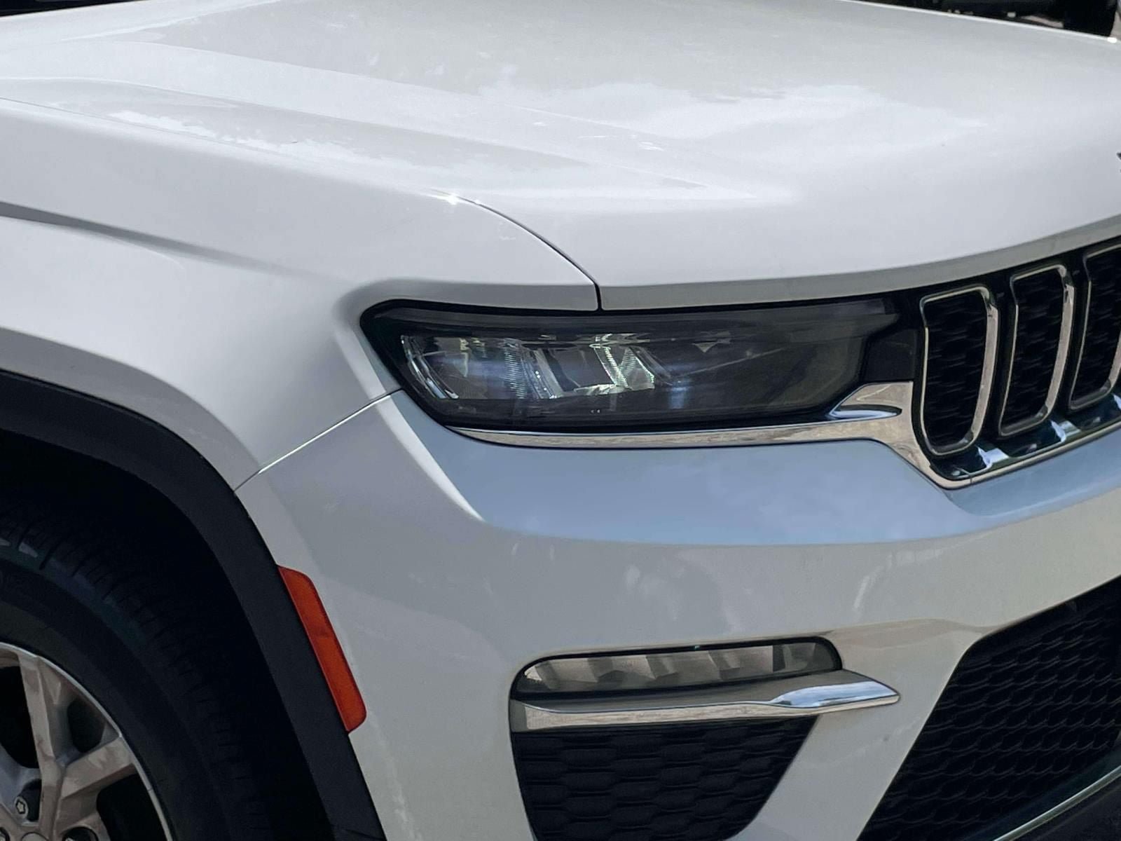Used 2023 Jeep Grand Cherokee Limited AWD/4WD image 9