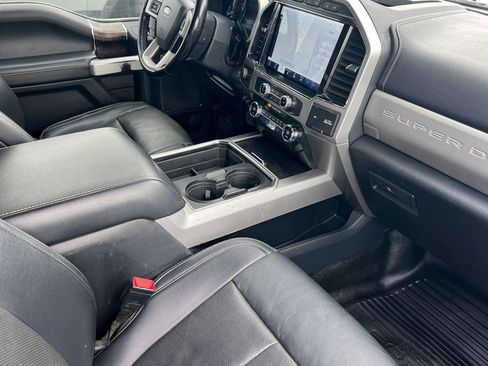 Used 2022 Ford F350 Lariat w/ Lariat Ultimate Package AWD/4WD image 16