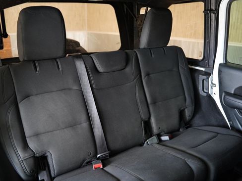 Used 2018 Jeep Wrangler Unlimited Sport S image 35