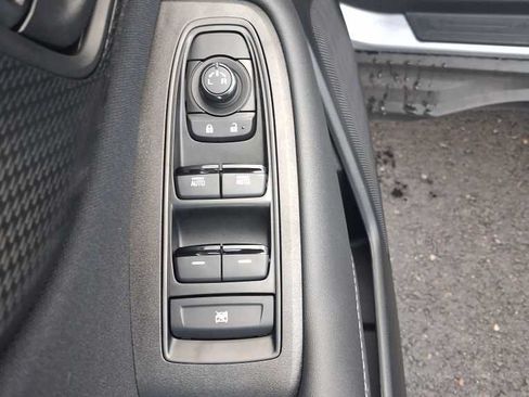 Used 2025 Subaru Outback AWD/4WD image 28