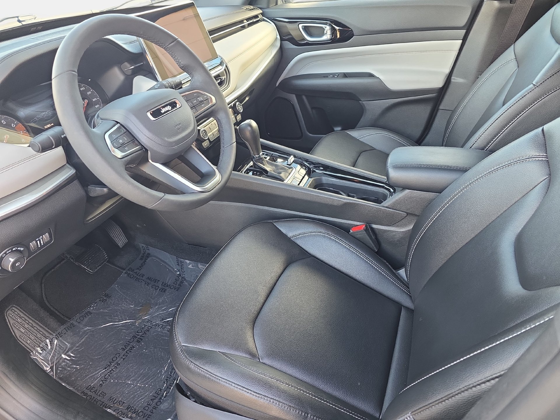 Used 2025 Jeep Compass Limited AWD/4WD image 15