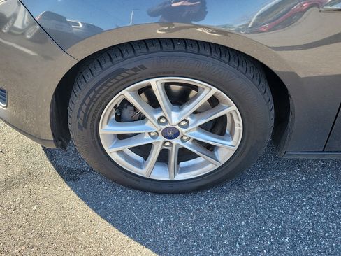 Used 2016 Ford Focus SE image 36