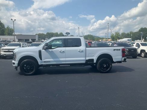 New 2026 Ford F250 Lariat w/ Black Appearance Package AWD/4WD image 8