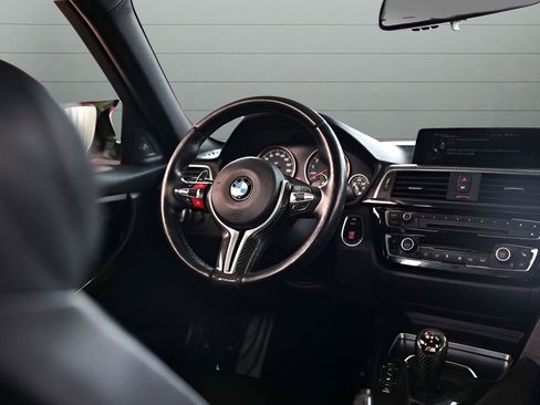 Used 2016 BMW M3 RWD image 39